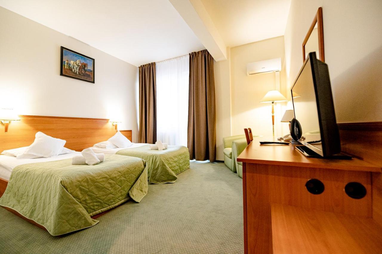 Hotel Rivulus Baia Mare Extérieur photo