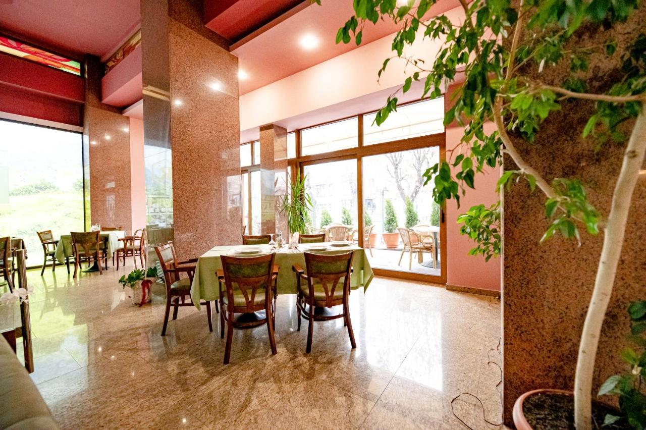 Hotel Rivulus Baia Mare Extérieur photo