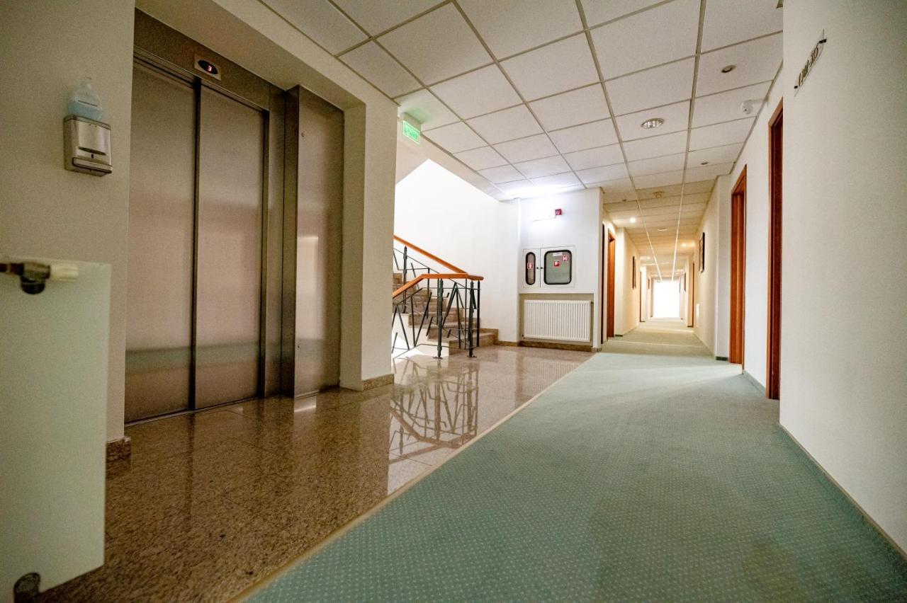 Hotel Rivulus Baia Mare Extérieur photo